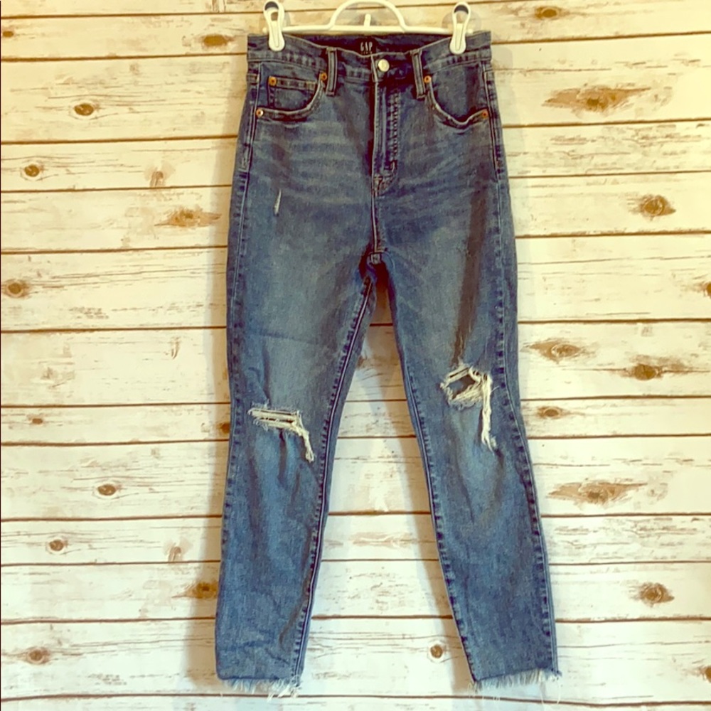 Acid wash. High rise. Distressed. Skinny jeans